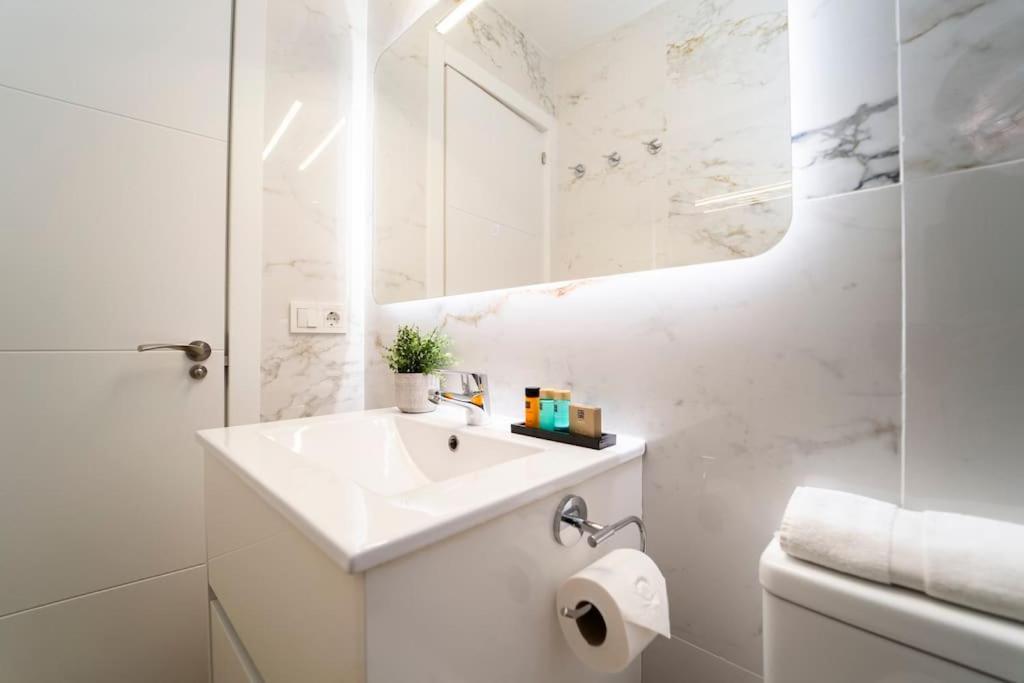 Ocean View Loft Apartment บิยาโฮโยซา ภายนอก รูปภาพ